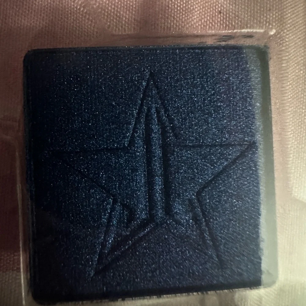 NIB Jeffree Star Single Eyeshadow Winter Wind NIB